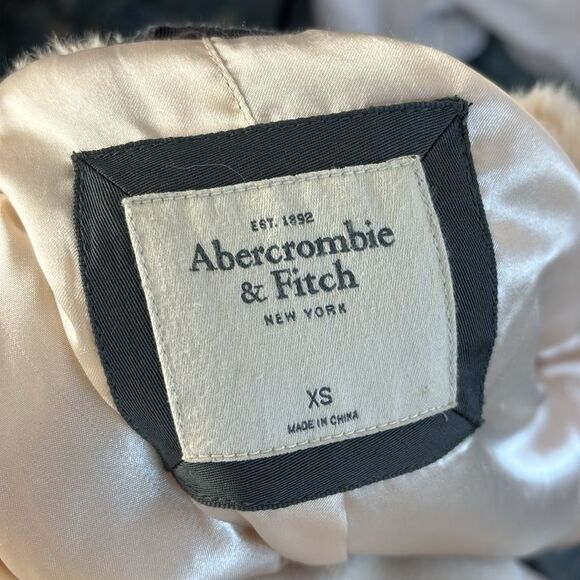 Abercrombie Faux Für Cream Crop Jacket - Picture 5 of 7